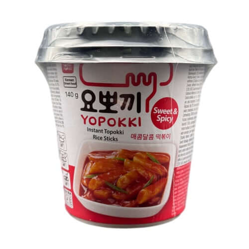 YOPOKKI Instant Topokki Sweet and Spicy 140g cup with delicious rice sticks in a flavorful sauce.